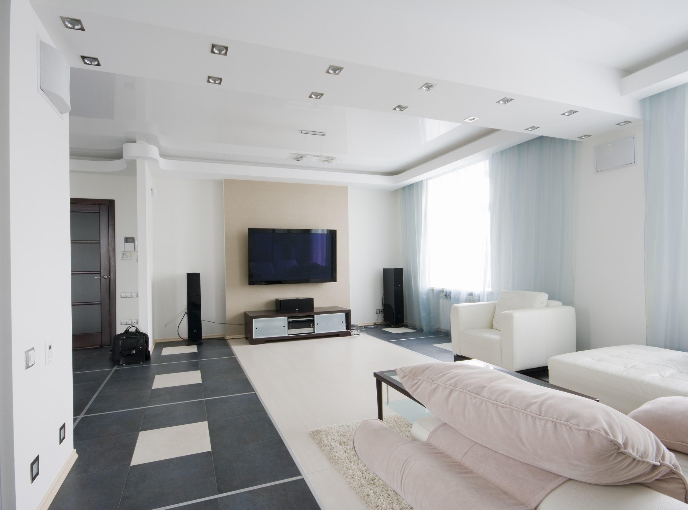 Với trần thạch cao phòng khách, bạn sẽ có một không gian sống hiện đại và thoải mái hơn. Với thiết kế đẹp mắt và tiện nghi, bạn có thể tận hưởng những khoảnh khắc tuyệt vời cùng gia đình và bạn bè.