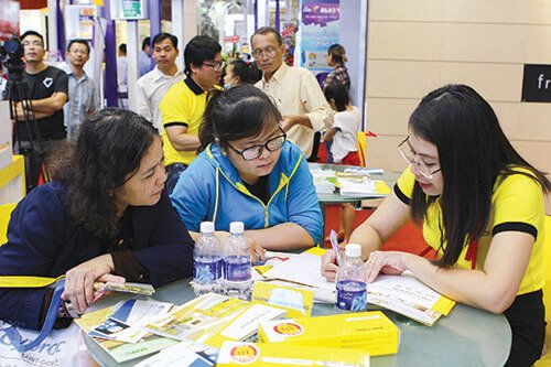 nhân viên tư vân hỗ trợ nhiệt tình