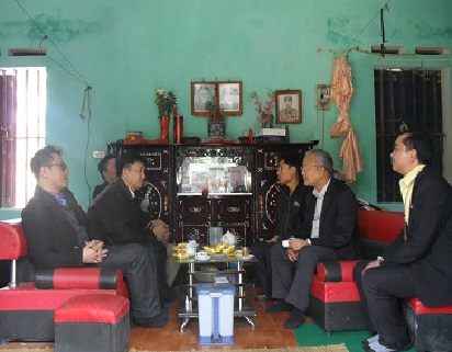 Trao nhà