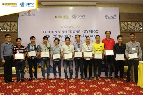 Thợ thi công nhiệt tình