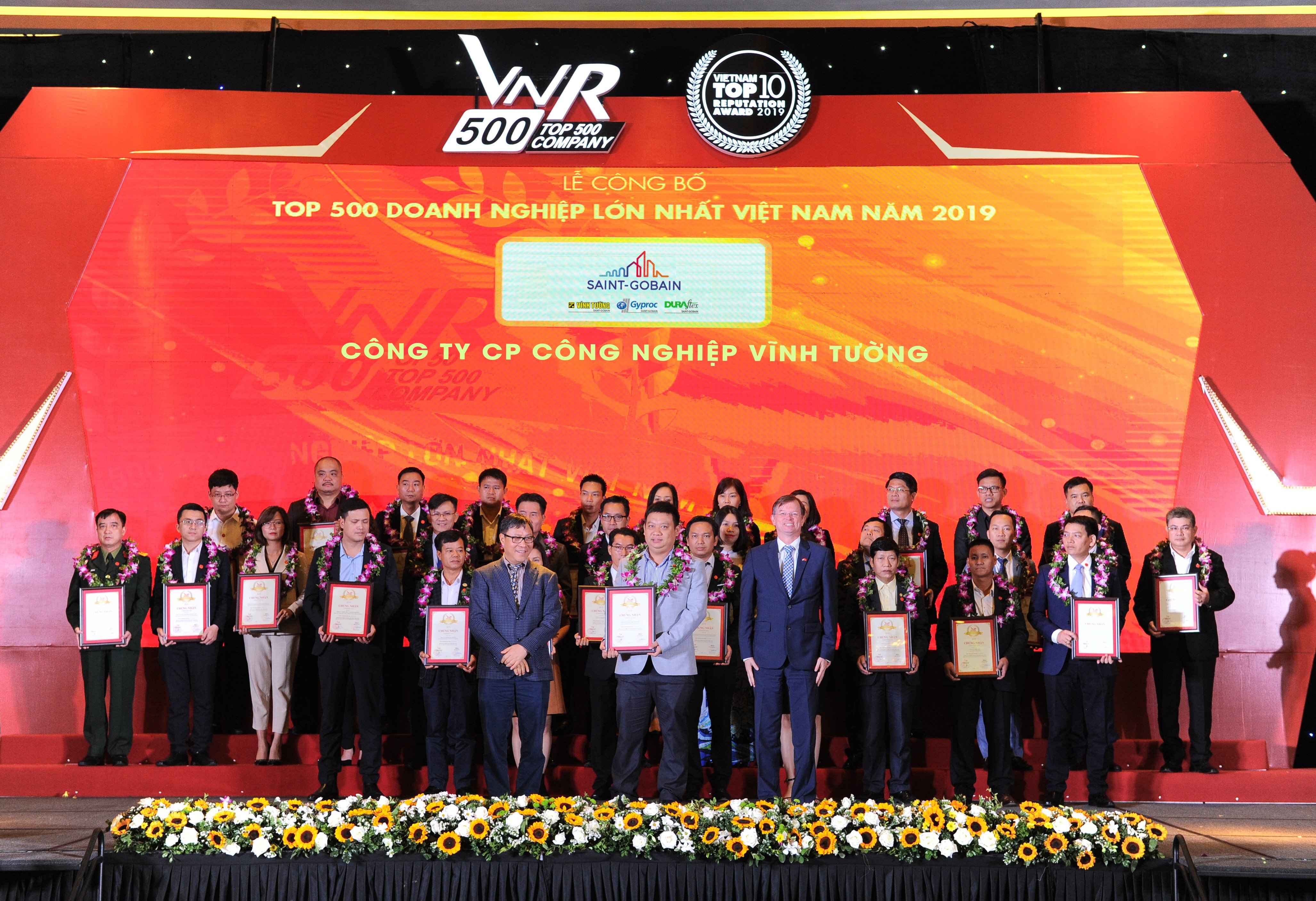 Vĩnh Tường giữ vững ngôi vương ngành trần và tường thạch cao trong VNR500