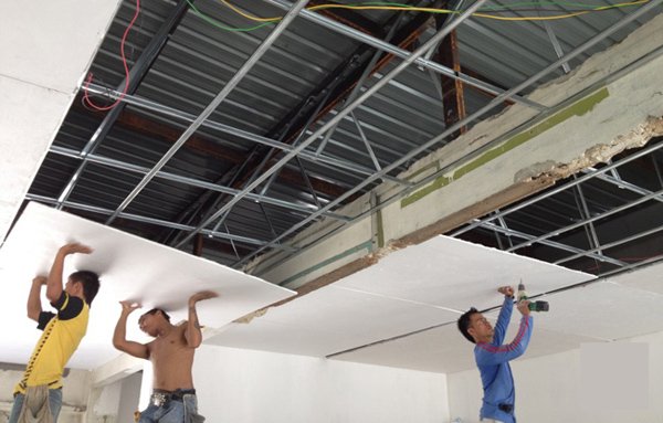 Báo giá sửa chữa trần thạch cao 2025 và lưu ý cần biết