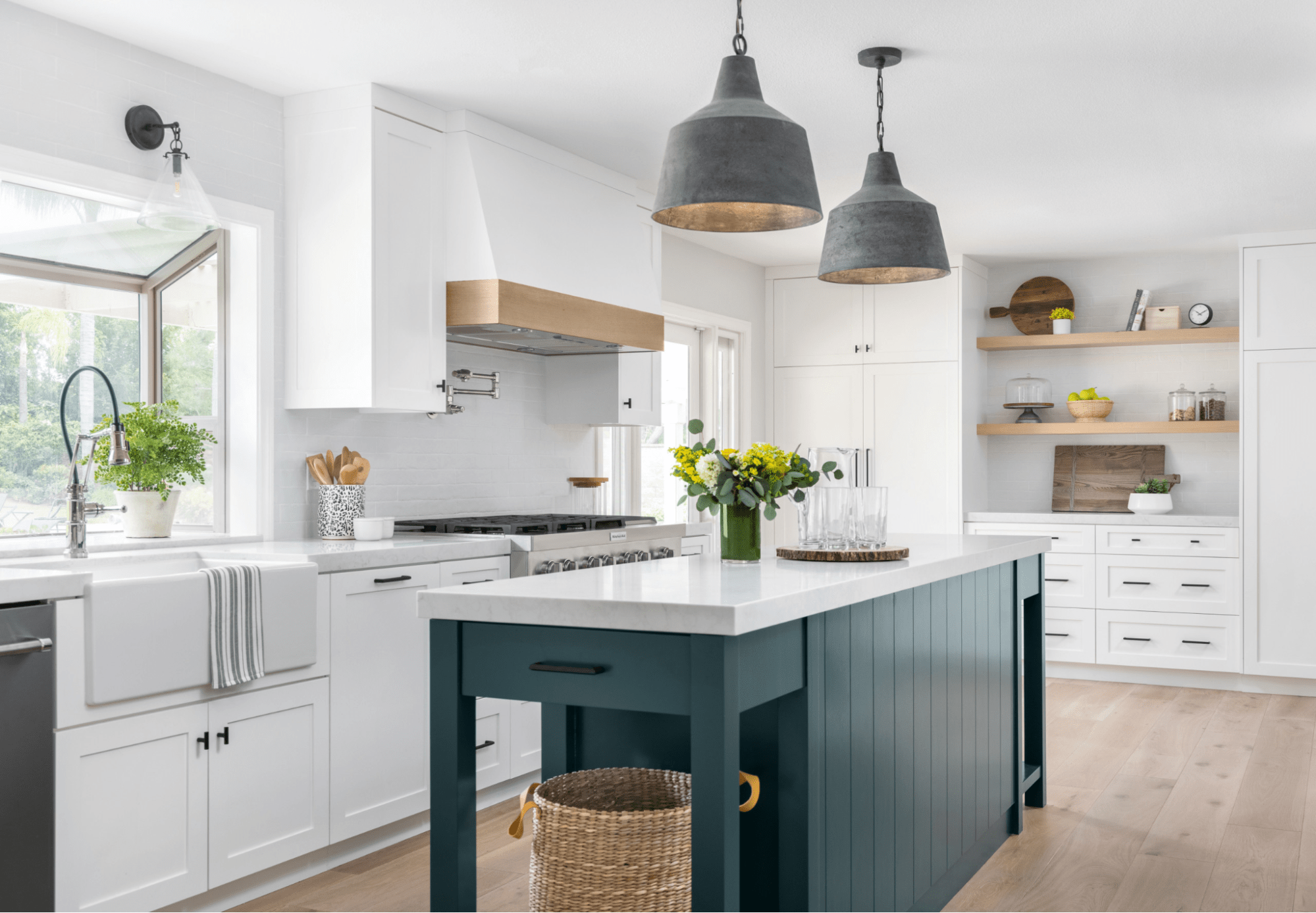 Bếp và bồn rửa nên giữ một khoảng cách nhất định khoảng 60cm