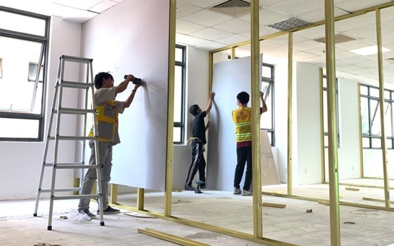 cai-tao-tuong-cach-am-chong-on-cho-nha-2-tang-cu