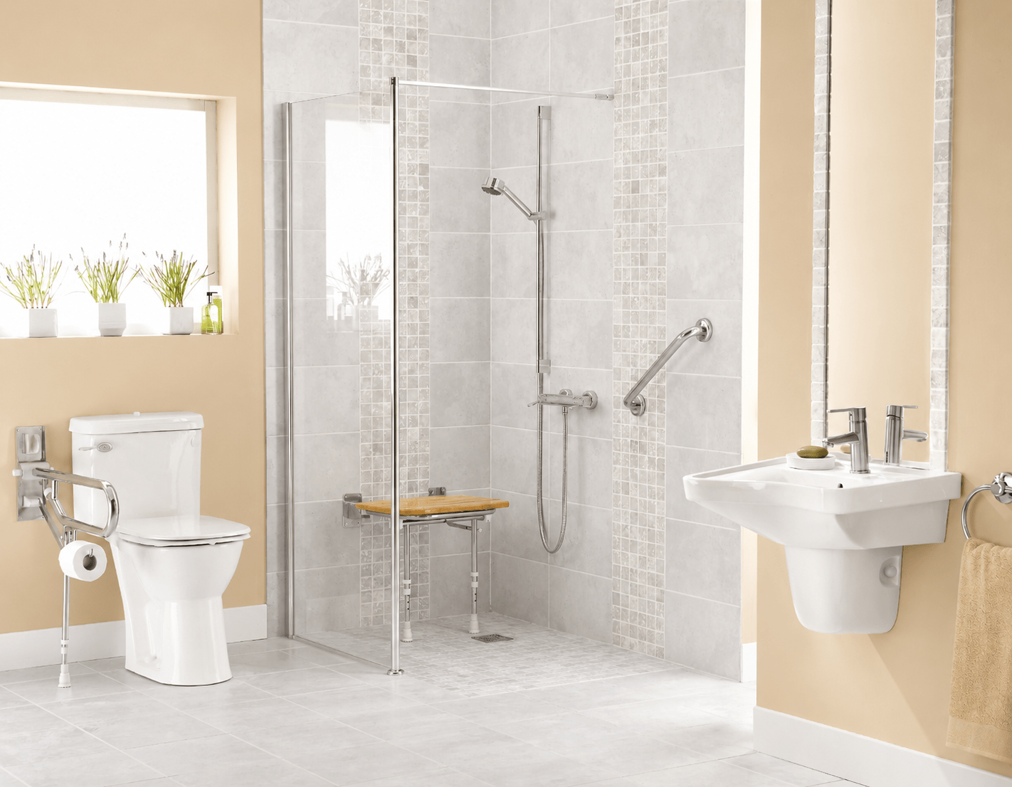 Cây xanh và các gam màu trung tính giúp cân bằng không gian nhà vệ sinh