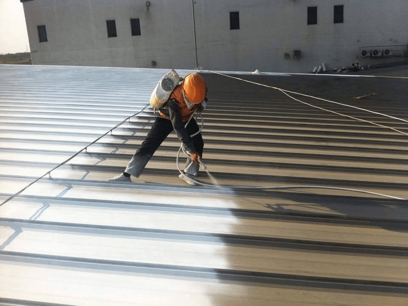 Bông thủy tinh cách nhiệt Isover chống nóng cho mái tôn