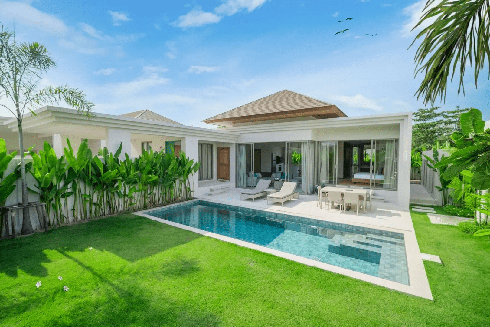 Mẫu nhà mái Thái gác lửng biệt thự mini nhiều tiện nghi