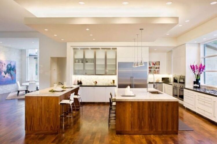 Thiết kế trần nhà bếp đẹp, màu sác tối giản