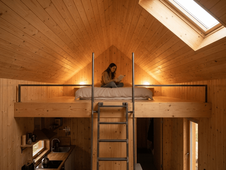 Nhà cấp 4 gác lửng gỗ ấm áp phong cách Cabin nhỏ xinh