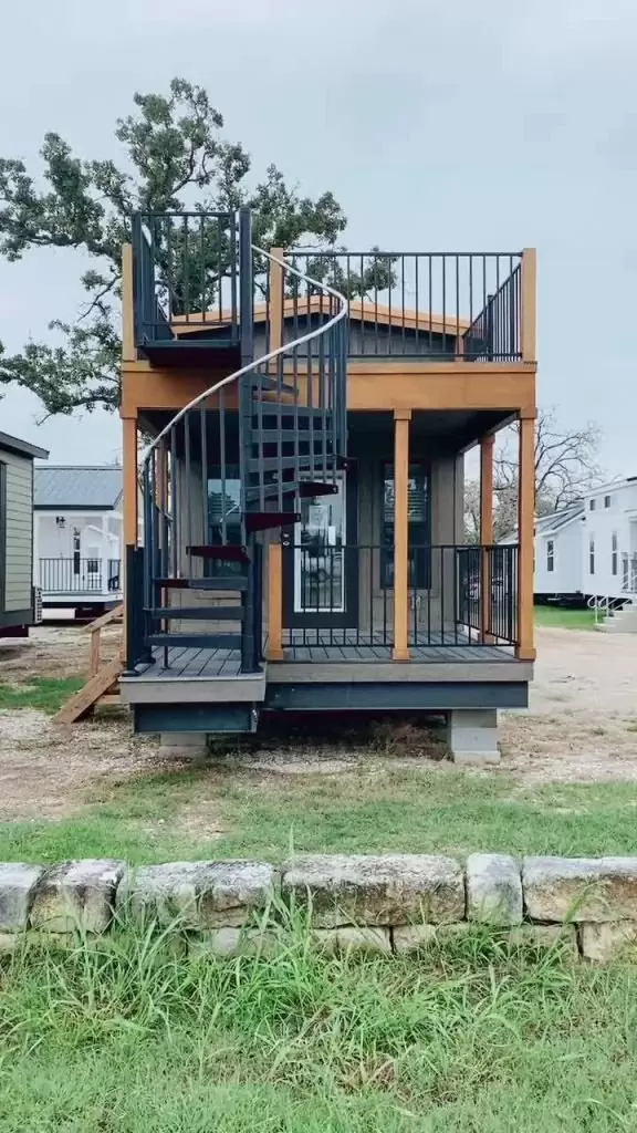 Mẫu nhà lắp ghép 50 triệu với cầu thang xoắn ốc độc đáo