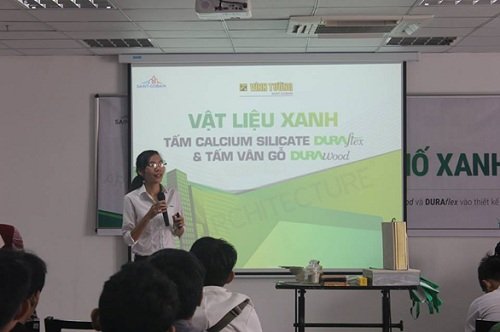 sinh viên trải nghiệm