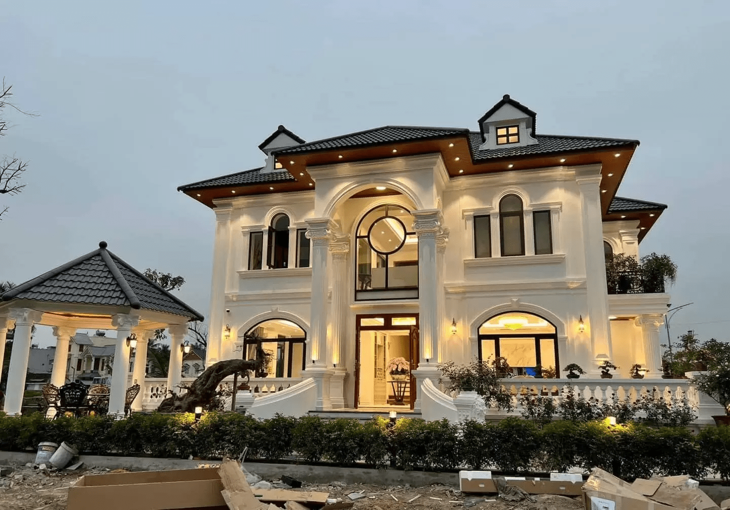 Thiết kế biệt thự mái Nhật tân cổ điển đẹp ấn tượng