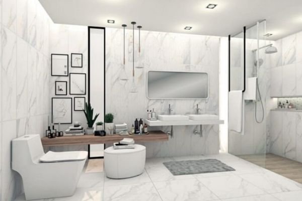 Trần thạch cao giật cấp kín nhà vệ sinh màu trắng sáng, sạch sẽ