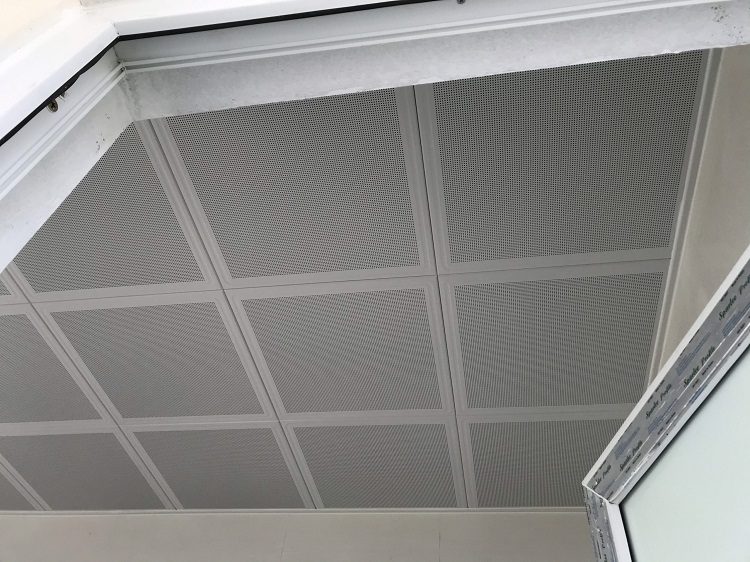 Trần nhà vệ sinh bằng nhựa PVC