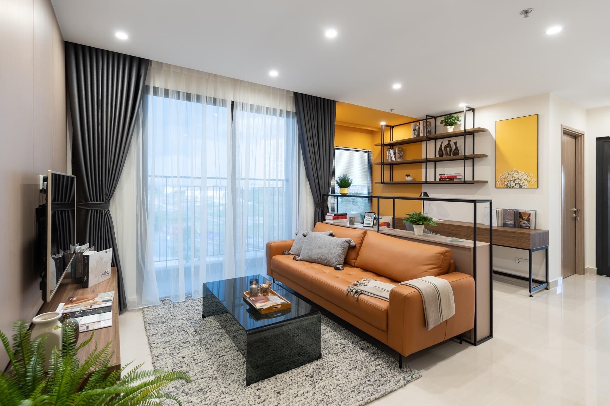 Trang trí không gian phòng khách với nội thất cơ bản nhưng vẫn ấn tượng