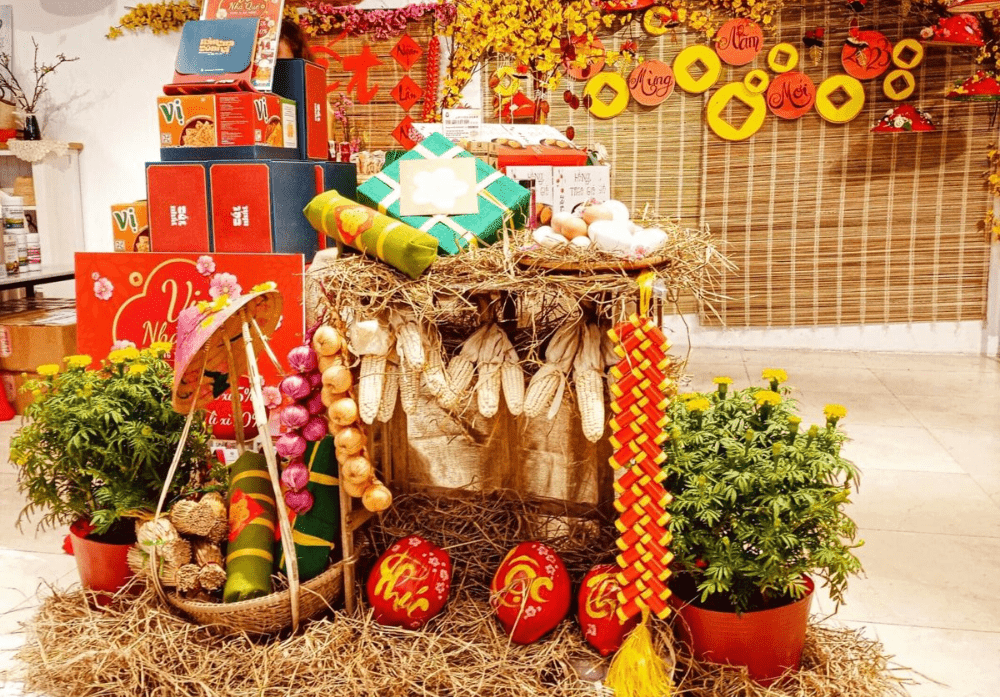 Trang trí tết bằng dây rau củ 