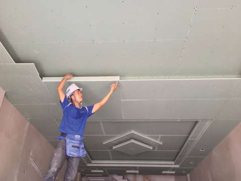 Thạch cao là gì? Ưu điểm, ứng dụng, phân loại và báo giá thi công